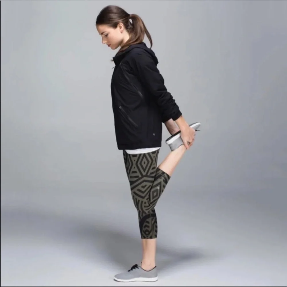 Lululemon run inspire crop leggings ll chevron size 6